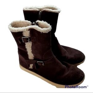 Ugg double buckel boots sz 5